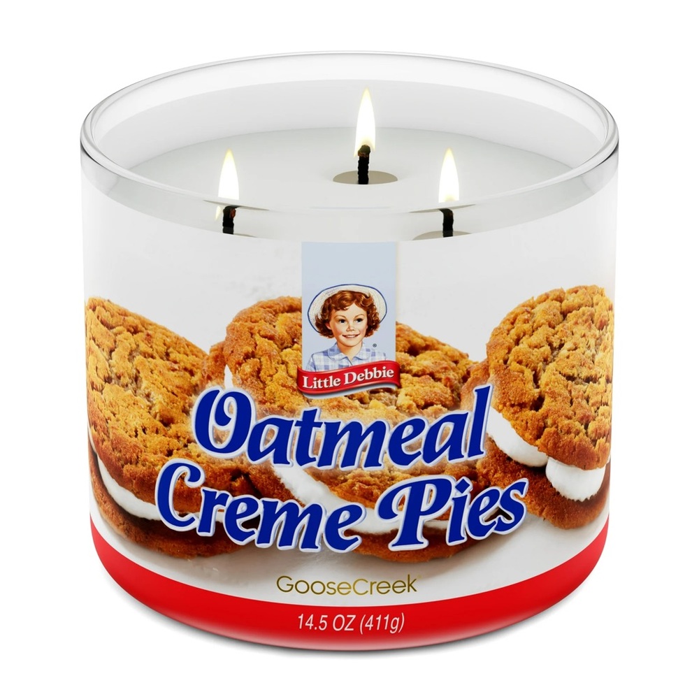 GooseCreek x Little Debbie Oatmeal Creme Pie Candle - Picture 2 of 10